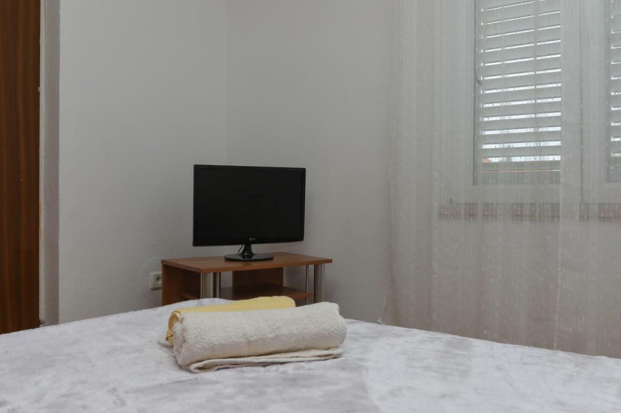 Studio Apartment Ana Supetar Exterior foto