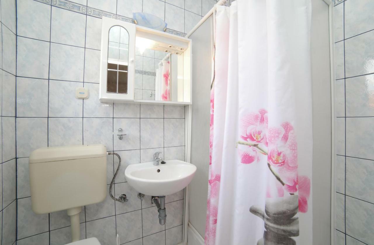 Studio Apartment Ana Supetar Exterior foto